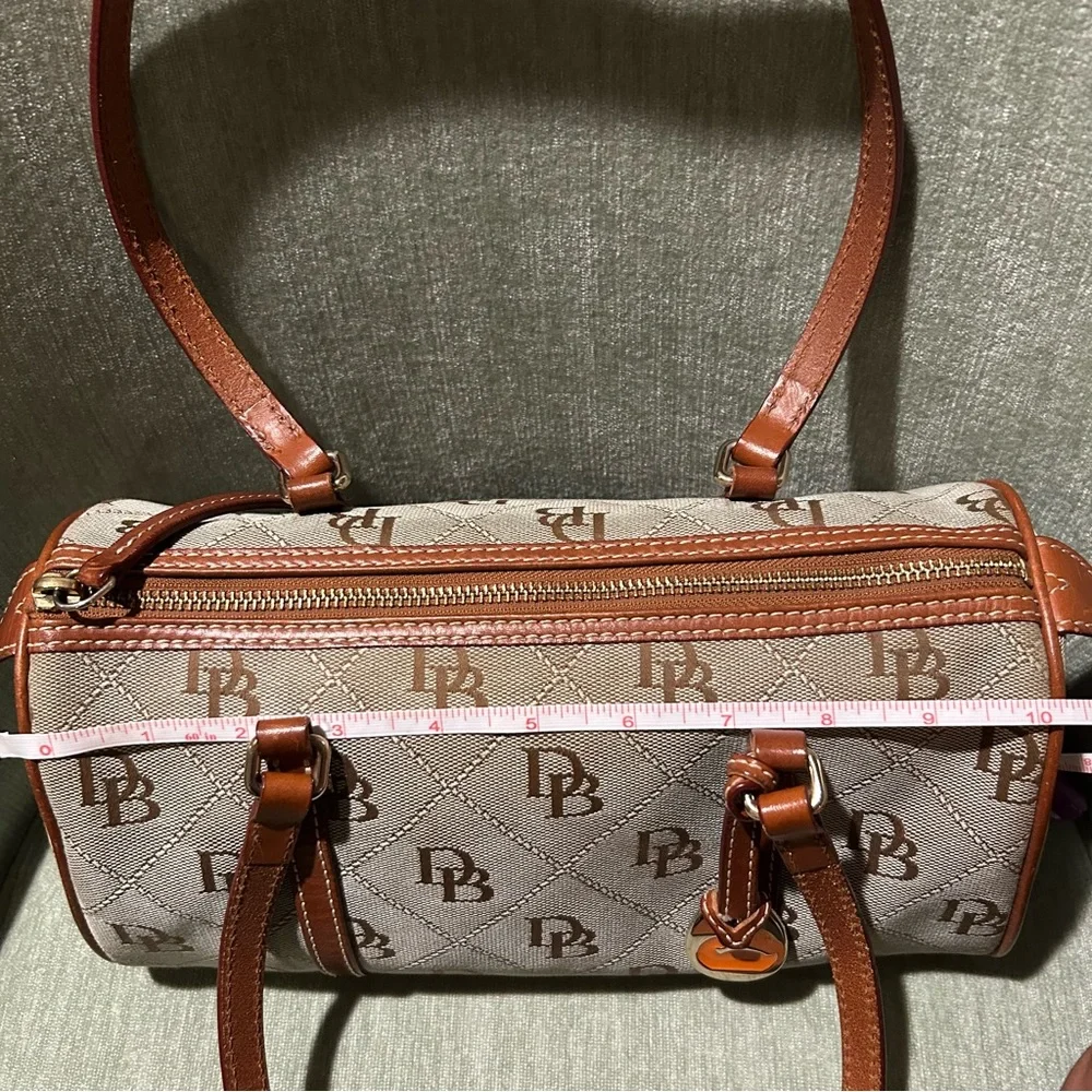 Dooney & Bourke Shoulder Bag Dooney & Bourke Barrel Bag Vintage D&B Bag Y2K - Picture 10 of 12